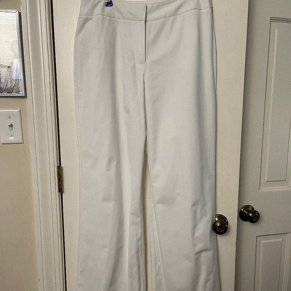 CHICO'S Cropped Flares NW/O tags